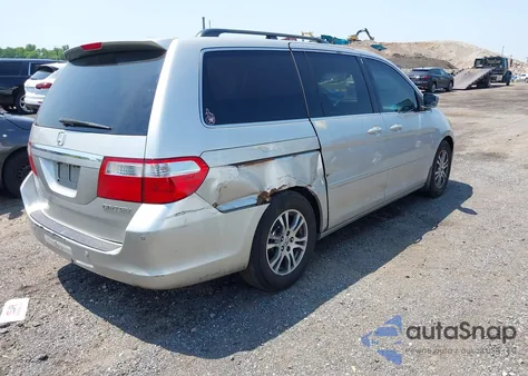 2005 Honda Odyssey Touring from USA, damaged, VIN 5FNRL38805B025158